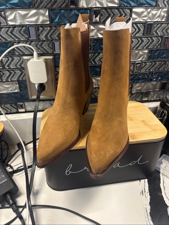 Dolce vita Shoes - Dolce Vita Tan Suede Pointed Chelsea Ankle Boots